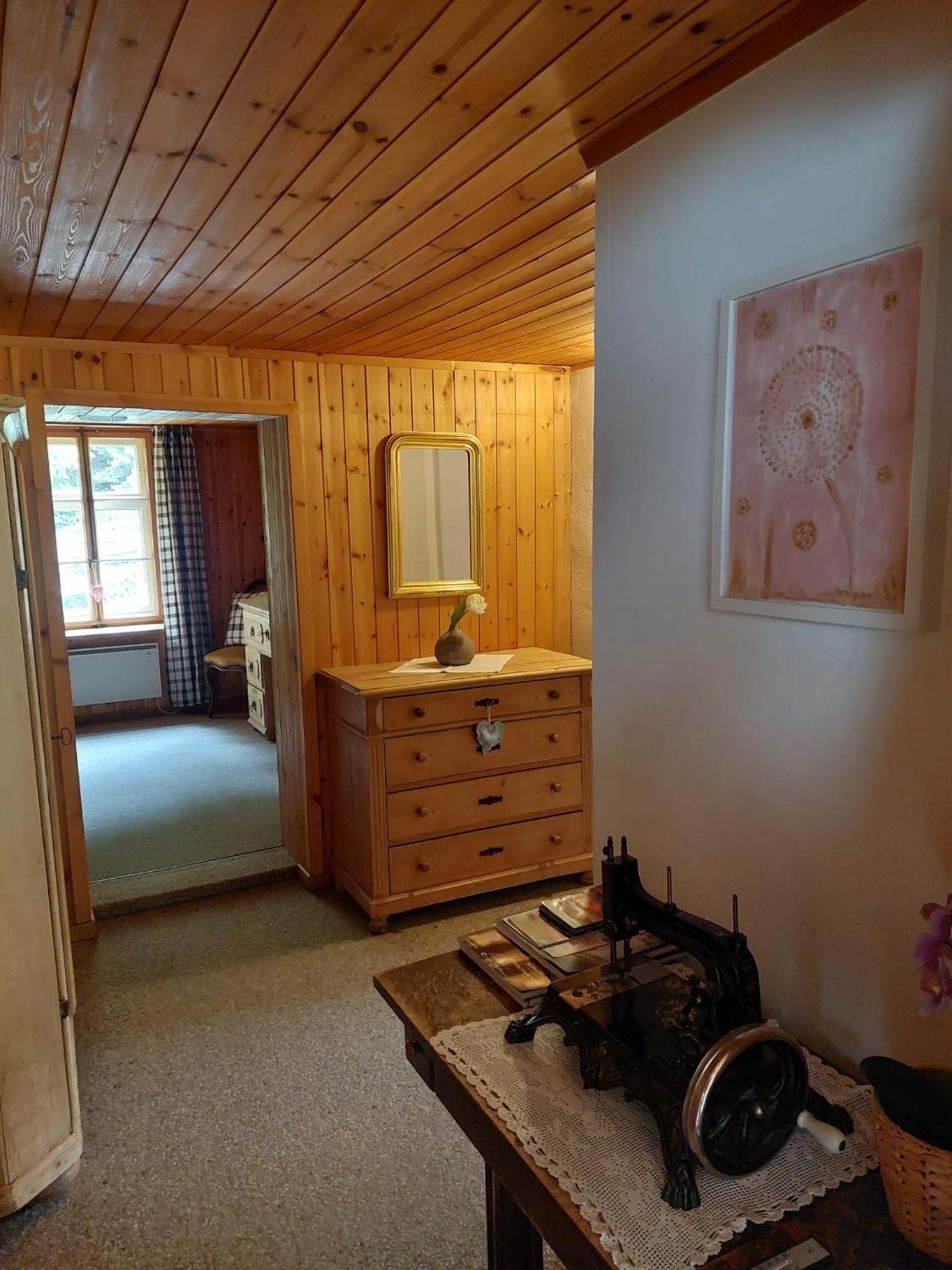 Haus La Punt, Savognin Appartement Rona Kamer foto